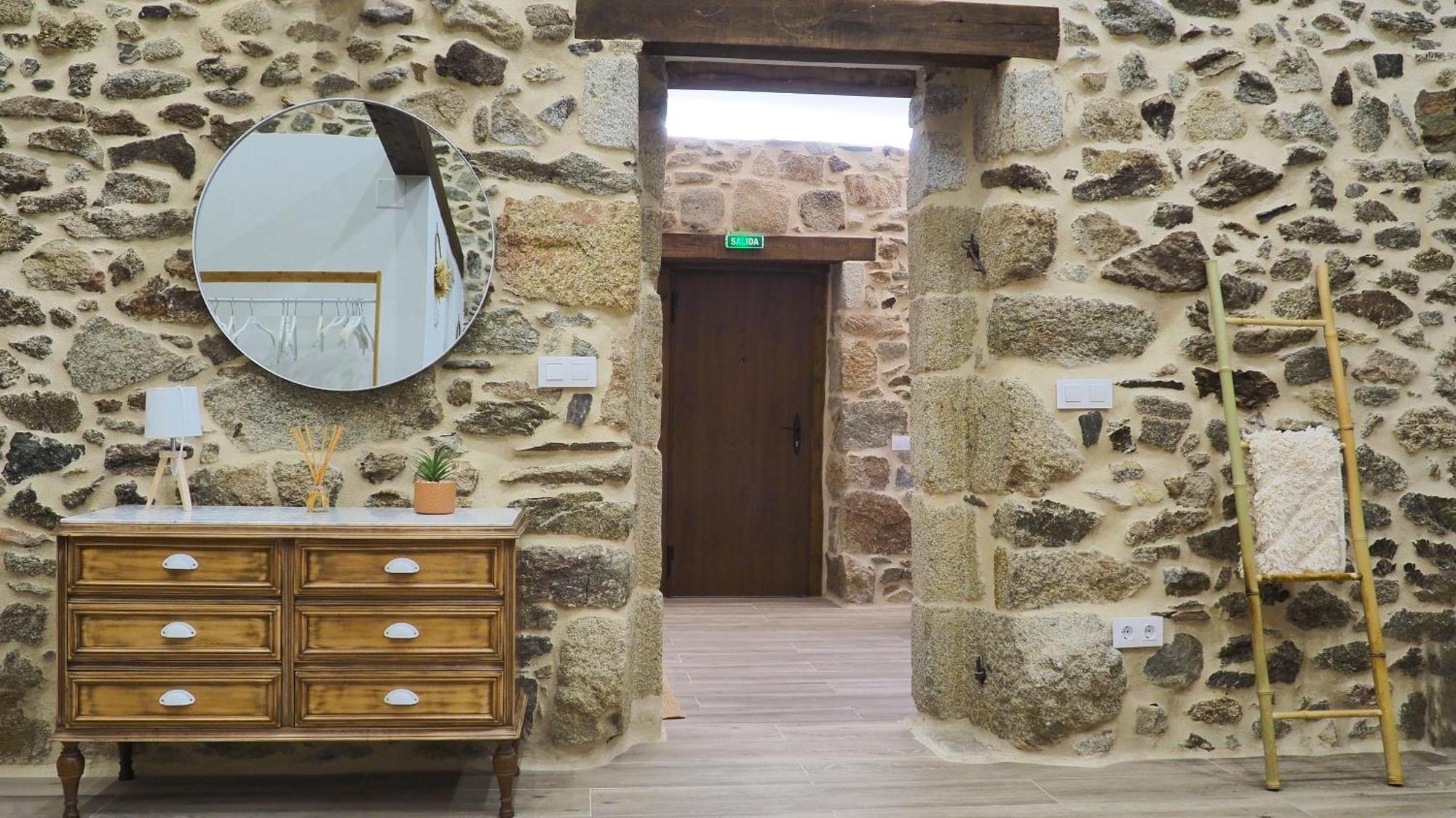 Apartamentos Muralla Sacra Sober Zewnętrze zdjęcie