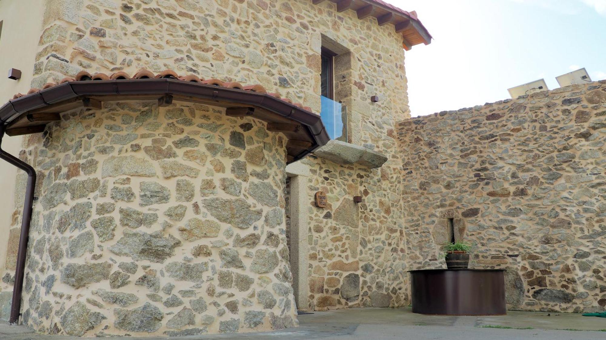 Apartamentos Muralla Sacra Sober Zewnętrze zdjęcie