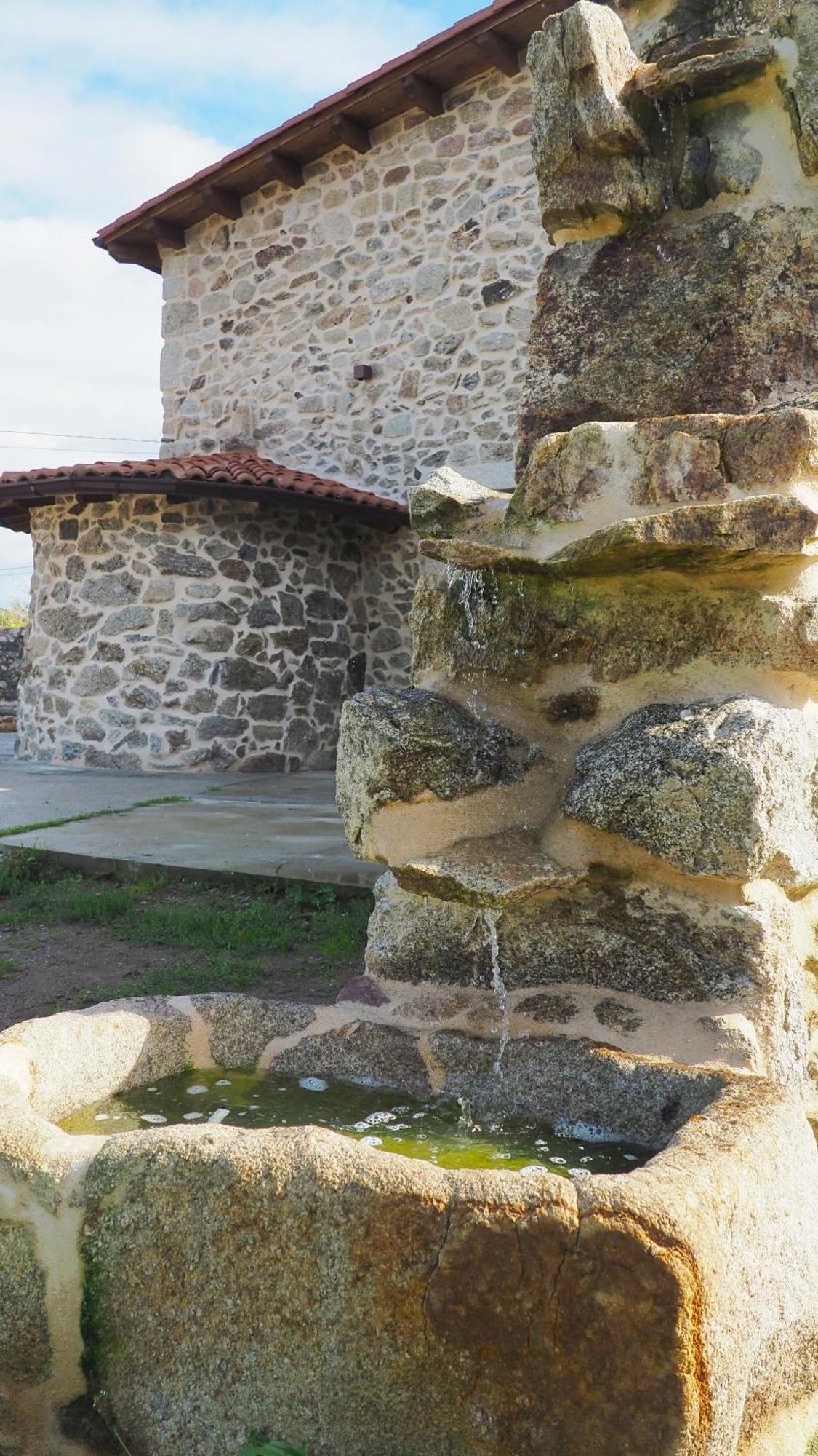 Apartamentos Muralla Sacra Sober Zewnętrze zdjęcie