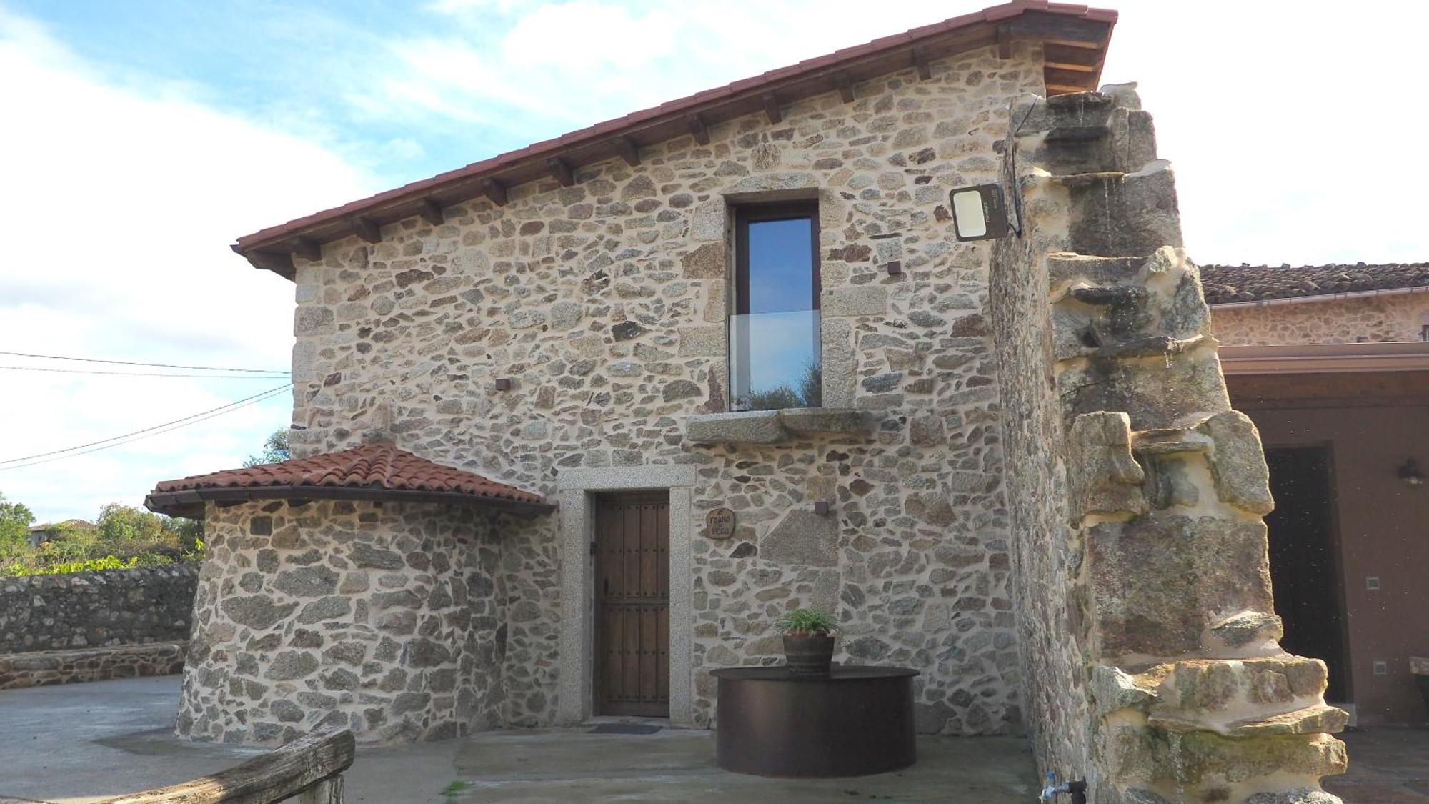 Apartamentos Muralla Sacra Sober Zewnętrze zdjęcie