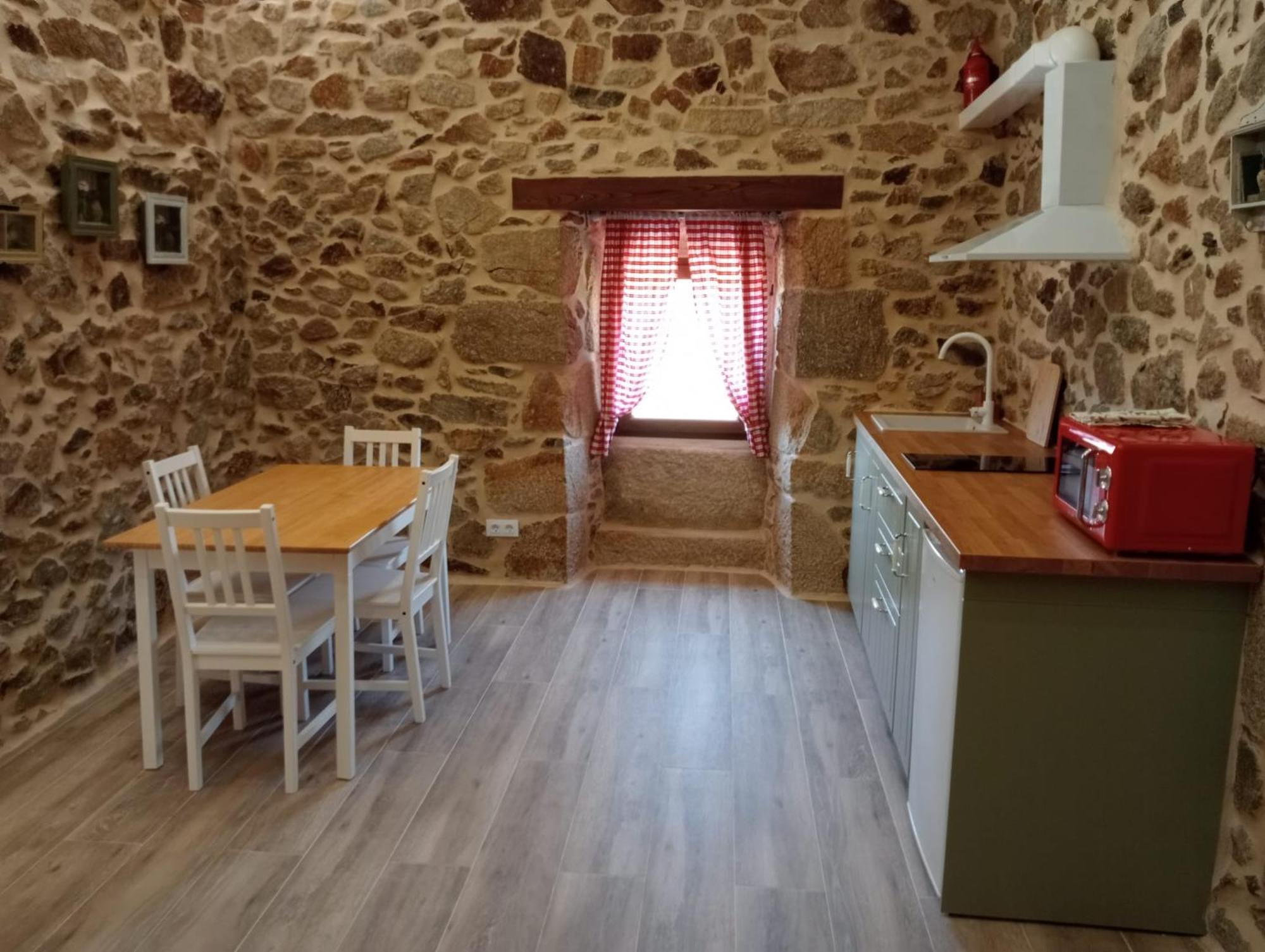 Apartamentos Muralla Sacra Sober Zewnętrze zdjęcie