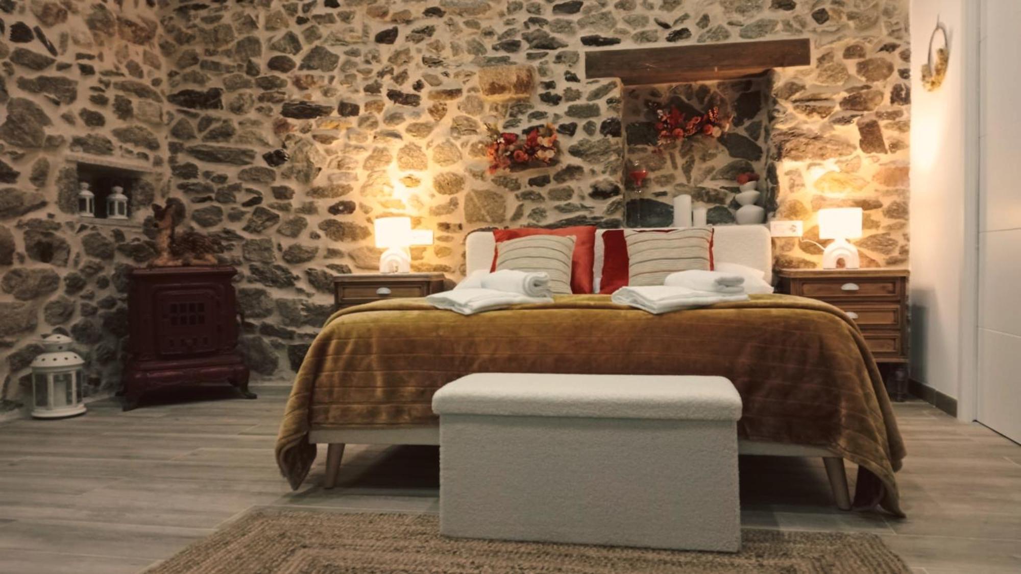 Apartamentos Muralla Sacra Sober Zewnętrze zdjęcie