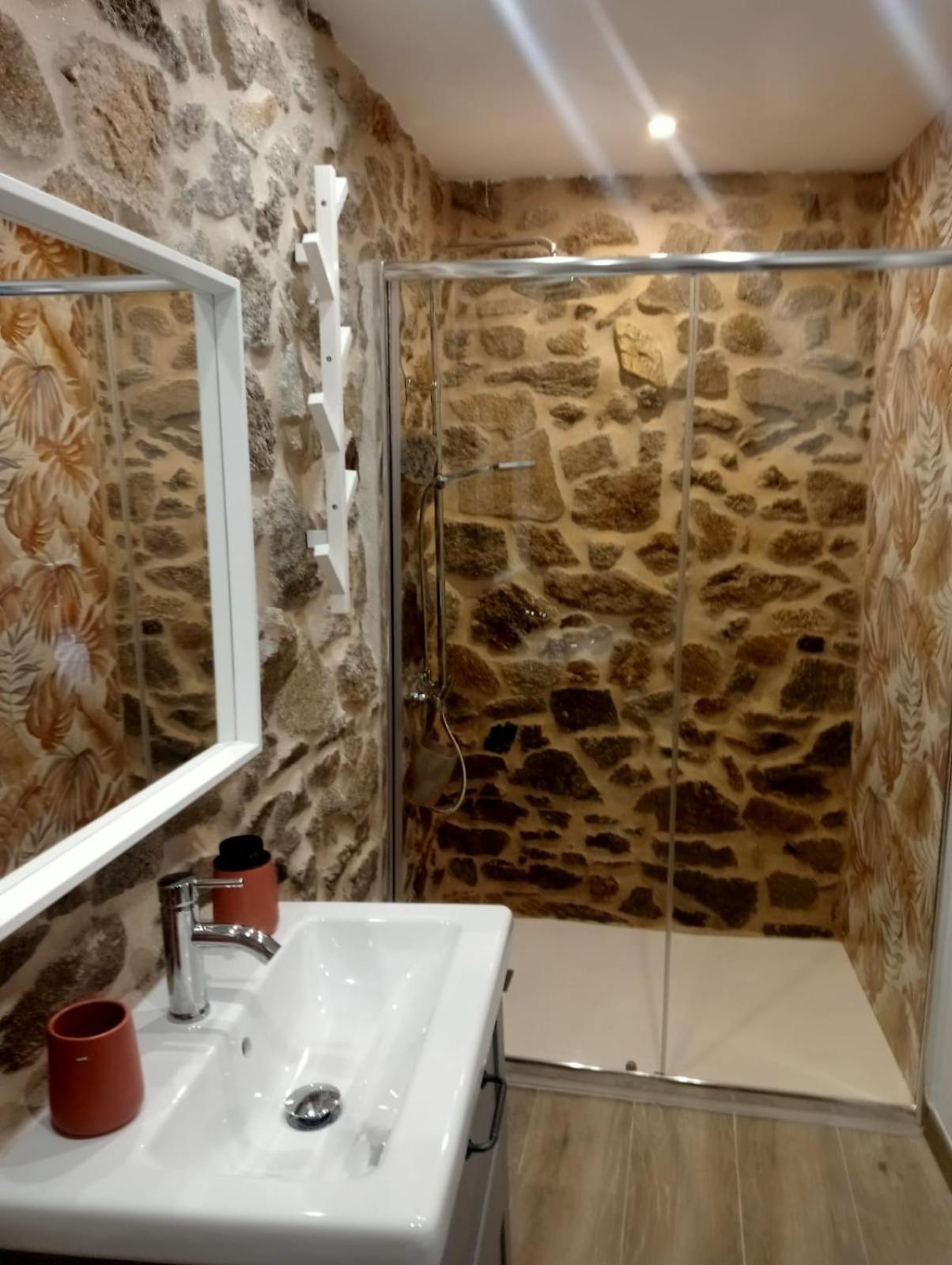 Apartamentos Muralla Sacra Sober Zewnętrze zdjęcie