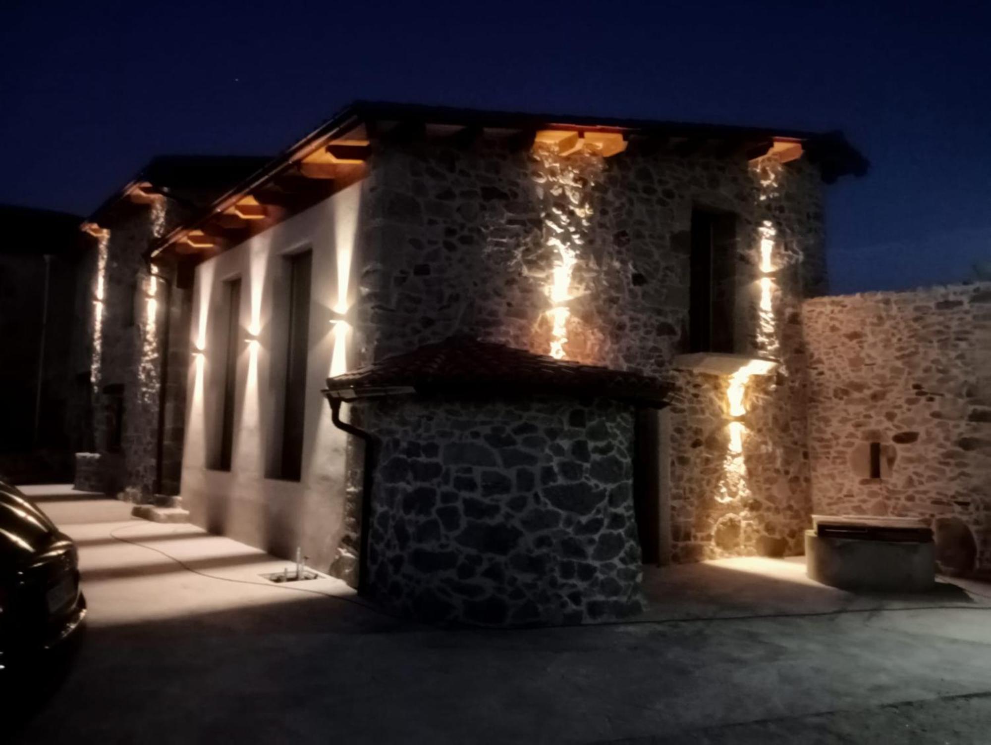 Apartamentos Muralla Sacra Sober Zewnętrze zdjęcie